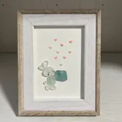 【No.46】プレゼントどうぞ❤︎ うさぎ シーグラスアート 置物 立て掛け