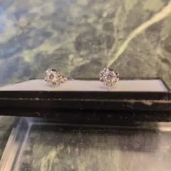 花形クリスタルイヤリング