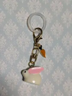ウサギとニンジンのめじるしチャーム キーホルダー