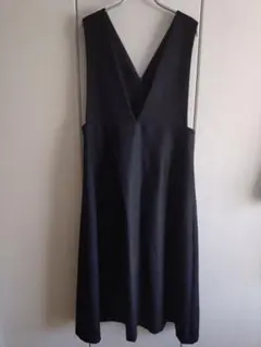 Vネック ジャンパースカート ウール素材