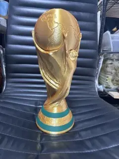 FIFA ワールドカップ トロフィー レプリカ 36cm 箱付き - メルカリ