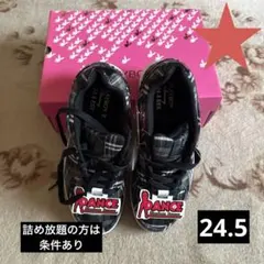 プレイボーイスニーカー♪ 訳あり　未使用品 靴　ブラック　チェック　軽量　運動靴のサムネイル