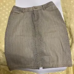 スカートのサムネイル