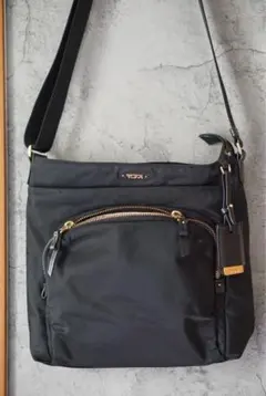 TUMI ブラック ショルダーバッグのサムネイル