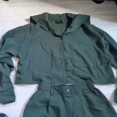 レピピアルマリオ　オリーブグリーン シャツ ショートパンツ セットアップ