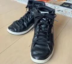 PUMA ブラック レザー ハイカット スニーカー