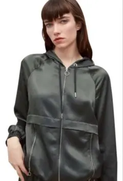 【新品】Zara ZIP JACKETのサムネイル