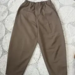 GU ベージュパンツ Sサイズ