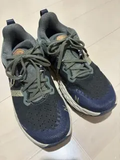 New Balance MTHIERB6トレイルランニングシューズ