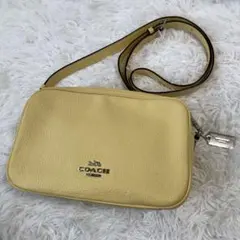 美品　コーチ　ショルダーバッグ　カメラバッグ　レザー　レモン色　ダブルジップ