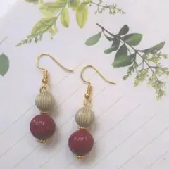 No.13 アンティーク調 オフホワイト×レッド ピアス/イヤリング