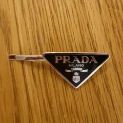 正規品★PRADA トライアングルロゴ ヘアピンのサムネイル