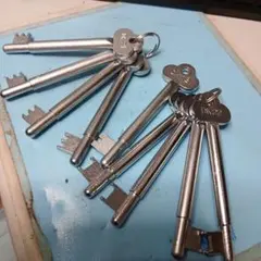 Item thumbnail for item 2c450706-331d-4dc6-90e4-774613b58567