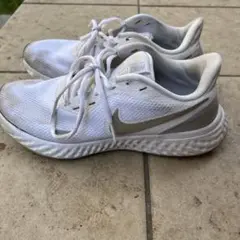 NIKE ナイキ レボリューション スニーカー