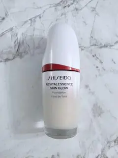 SHISEIDO 資生堂 エッセンス スキングロウ ファンデーション 140