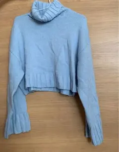 H&M 水色 タートルネック クロップドニット