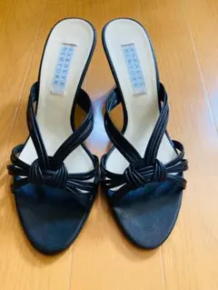 バーニーズニューヨーク　サンダル　【美品】のサムネイル