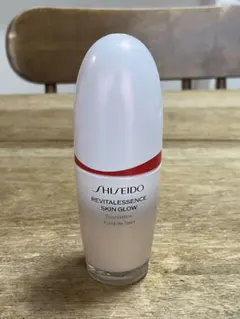 SHISEIDO REVITALESSENCE SKIN GLOW 220