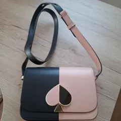 kate spade　ハート型ロゴのショルダーバッグ