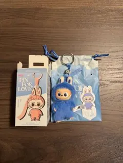 【正規品】LABUBU PIN FOR LOVE イニシャルO