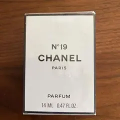 CHANEL シャネル　N°19  PARFUM