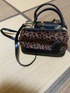 ヒョウ柄ショルダーバッグ
