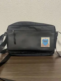 イアパピヨネ　セサミストリート　クッキーモンスター　ウォレットショルダーバッグ