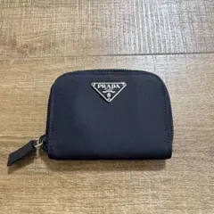 希少✨プラダ コインケース 丸型 レザー ファスナー ロゴ金具 シルバー