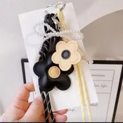 じゃらじゃらキーホルダー　バッグチャーム　キーリング　お花　韓国　パール