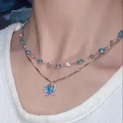 【匿名配送】蝶々　ラインストーン　ブルー　シルバーネックレス　2連