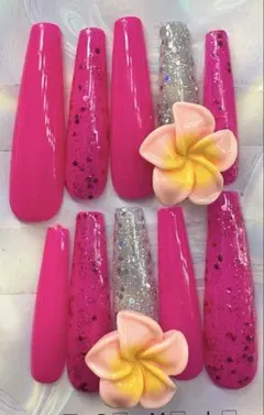 ギャルネイルチップ　ロングネイル　ギャル　コギャル　プルメリア　ゴテゴテのサムネイル