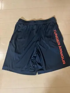最終値下げ　UNDER ARMOUR ネイビー ショートパンツ Lサイズ