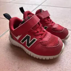 値下げ14センチ　New Balance レッドスニーカー 57F