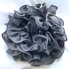 シュシュ　ヘアアクセサリー　ヘアゴム　ヘアアレンジ　新品　フリル