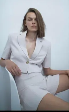 新品ZARA 半袖テーラードジャケットショート丈