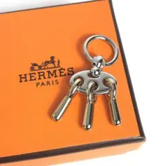 新品 エルメス ツイリーリング スカーフリング 《チャーム・馬銜