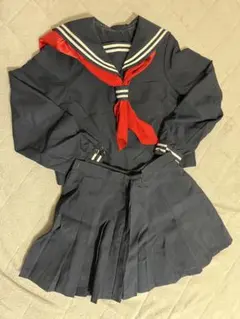 【使用済み】セーラー服上下 ネイビー 赤いリボン　使用