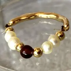 J317-3 特価★天然淡水パールガーネットリング　ハーフ伸縮糸フリーサイズ合金