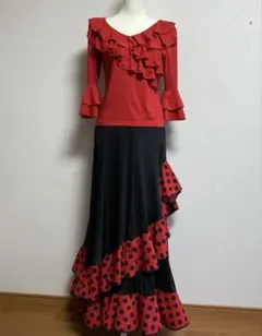 可愛い！ラインがキレイ　El Rocio フラメンコスカート 黒/赤水玉 可愛い！ラインがキレイ El Rocio フラメンコスカート 黒/赤水玉