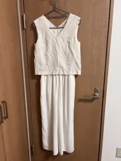 ホワイト花柄刺繍ノースリーブセットアップ