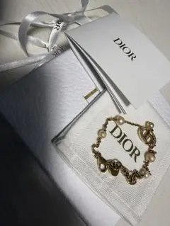 DIOR ブレスレット CDロゴ パール ゴールド 箱・保存袋付き 正規品 DIOR ブレスレット CDロゴ パール ゴールド 箱・保存袋付き 正規品