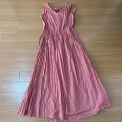 ノースリーブピンクドレスのサムネイル