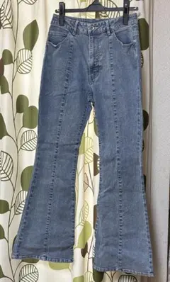 NICE CLAUP フレアデニムパンツ ブルーのサムネイル