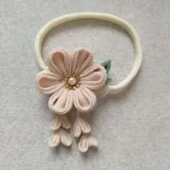 つまみ細工　ベビーヘアバンド　アイボリー　ひな祭り　初節句