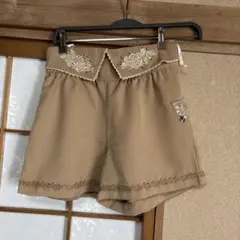 ご*ろ様 アクシーズファム　キュロット　ベージュ　未使用品のサムネイル