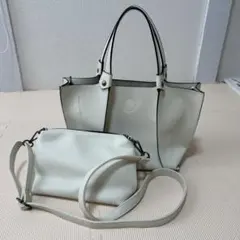 ホワイト ショルダーバッグとポーチのセット