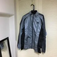 アディダスのパーカー✨