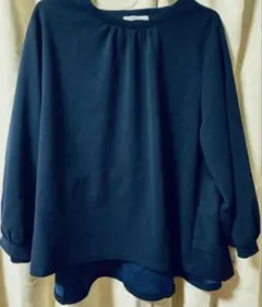 べルーナバックフレアーＴブラウス　ネイビー