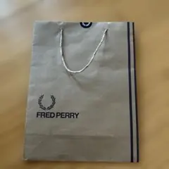 FRED PERRY 紙製ショップ袋　海外店