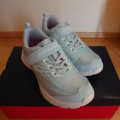 キッズスニーカー